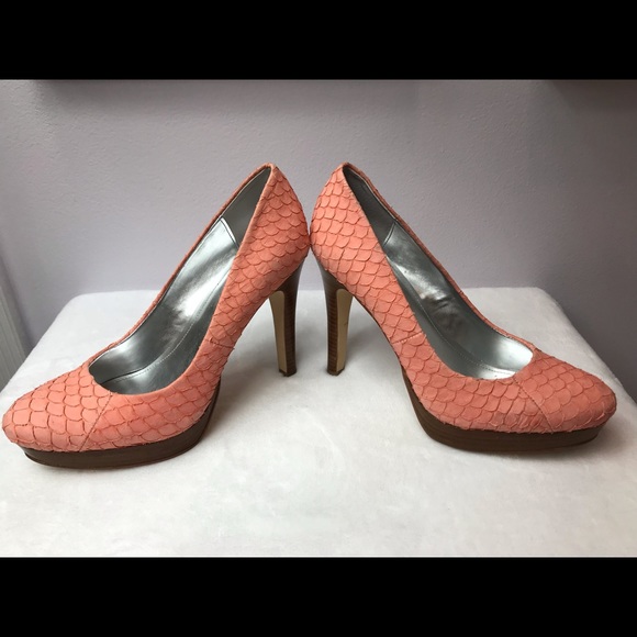 Calvin Klein - KENDALL Fish Skin Pump in Apricot - Picture 2 of 5